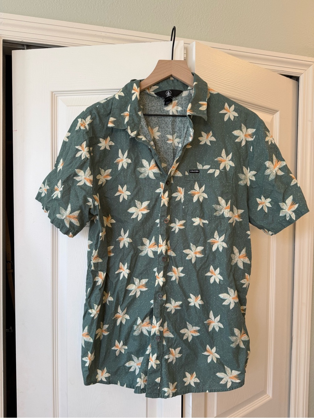 Volcom Warbler Regular Fit Cotton Button-Up Shirt size large - Picture 2 of 5